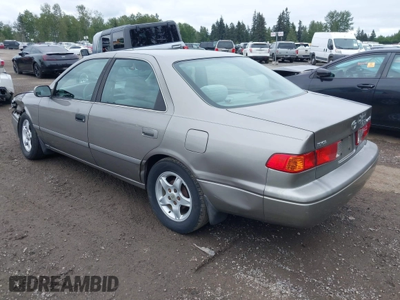2001 Toyota Camry CE z VIN 4T1BG22K31U097733, wystawiony jako IAAI lot #42276687 z przebiegiem 180 357 mil mil oraz . Historia ofert i sprzedaży dostępna na DreamBid. Obrazek 3.