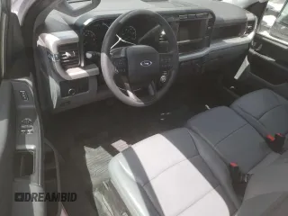 2023 Ford F-250 XL z VIN 1FTBF2AA9PED40870, wystawiony jako Copart lot #60814915 z przebiegiem Nie podano mil oraz Nie do naprawy • Non repairable. Historia ofert i sprzedaży dostępna na DreamBid. Obrazek 8.