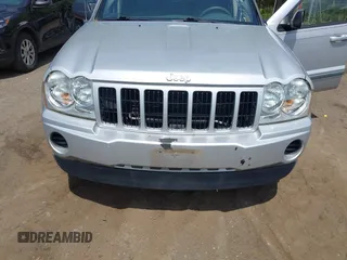 2007 Jeep Grand Cherokee Laredo with VIN 1J8GS48K47C516272, listed as a IAAI auction lot 42155035 with 181,132 mi miles. Bid and sale history available at carsss.com. Image 6.