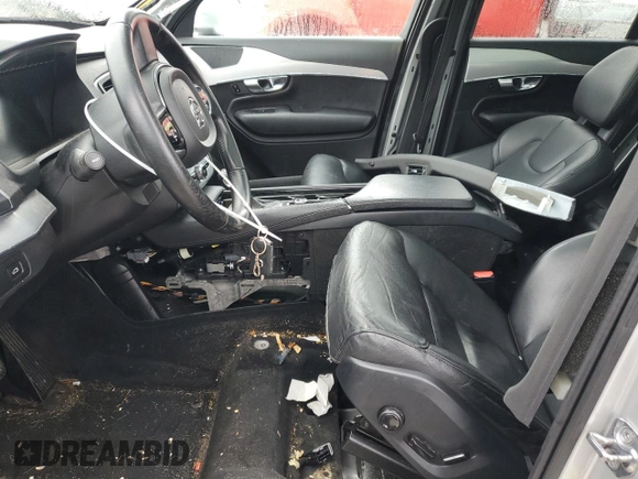 2016 Volvo XC90 Momentum with VIN YV4102XKXG1074017, listed as a Copart auction lot 52140495 with 96,009 mi miles and Salvage Title. Bid and sale history available at carsss.com. Image 7.
