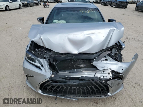 2024 Lexus ES 250 with VIN 58AD11D1XRU013033, listed as a Copart auction lot 53267625 with 17,916 mi miles and Salvage title. Bid and sale history available at DreamBid. Image 5.
