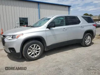 2018 Chevrolet Traverse LS z VIN 1GNERFKW9JJ250873, wystawiony jako Copart lot #58253395 z przebiegiem 66 628 mil mil oraz Szkoda całkowita • Salvage title. Historia ofert i sprzedaży dostępna na DreamBid. Obrazek 1.