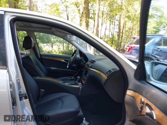 2009 Mercedes-Benz E 350 Luxury z VIN WDBUF87X09B420231, wystawiony jako IAAI lot #42567746 z przebiegiem Nie podano mil oraz . Historia ofert i sprzedaży dostępna na DreamBid. Obrazek 5.