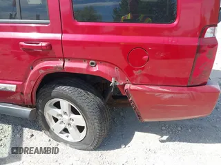 2006 Jeep Commander Limited z VIN 1J8HG58N26C253087, wystawiony jako IAAI lot #42202691 z przebiegiem 109 905 mil mil oraz . Historia ofert i sprzedaży dostępna na DreamBid. Obrazek 6.
