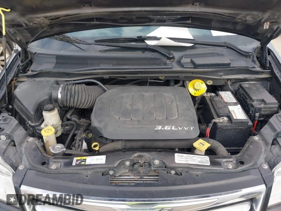 2015 Chrysler Town & Country LX with VIN 2C4RC1AG6FR677178, listed as a IAAI auction lot 41532707 with 135,286 mi miles and . Bid and sale history available at carsss.com. Image 10.