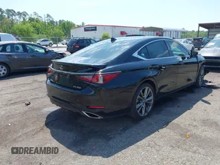 2021 Lexus ES with VIN 58AGZ1B10MU086770, listed as a IAAI auction lot 42022988 with 57,958 mi miles. Bid and sale history available at carsss.com. Image 4.