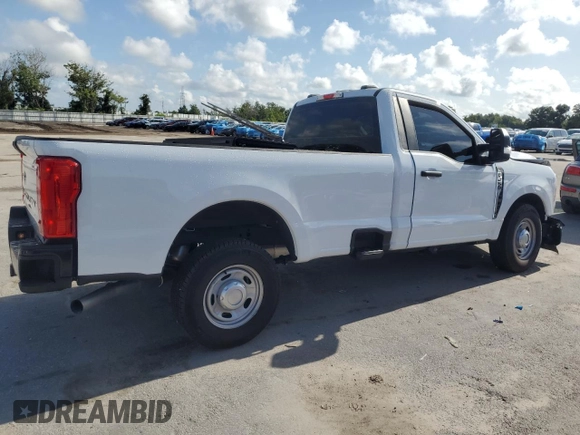 2023 Ford F-250 XL z VIN 1FTBF2AA5PEE21669, wystawiony jako Copart lot #65799754 z przebiegiem Nie podano mil oraz Czysty tytuł • Clean title. Historia ofert i sprzedaży dostępna na DreamBid. Obrazek 3.
