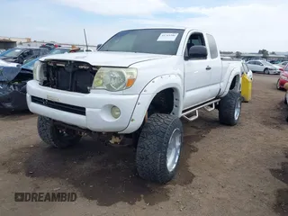 2008 Toyota Tacoma with VIN 5TEUU42N28Z531007, listed as a IAAI auction lot 41743306 with 92,105 mi miles and . Bid and sale history available at DreamBid. Image 18.