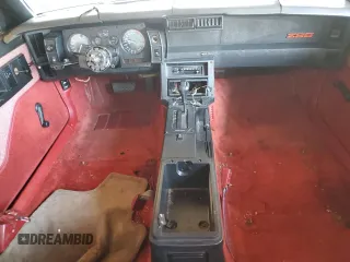 1989 Chevrolet Camaro z VIN 1G1FP21F7KL137015, wystawiony jako Copart lot #46108305 z przebiegiem 78 714 mil mil oraz Szkoda całkowita • Salvage title. Historia ofert i sprzedaży dostępna na DreamBid. Obrazek 8.