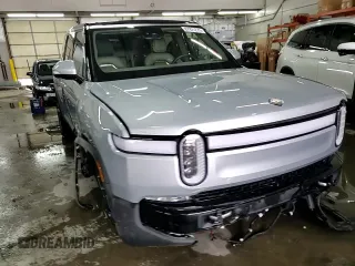 2024 Rivian R1S Adventure with VIN 7PDSGBBA5RN032652, listed as a Copart auction lot 87921275 with 8,431 mi miles and Salvage Title. Bid and sale history available at carsss.com. Image 14.