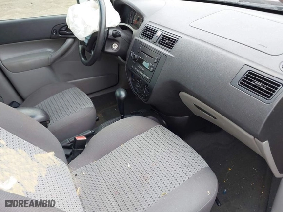 2006 Ford Focus SE with VIN 1FAFP36N76W133098, listed as a IAAI auction lot 41847337 with 117,371 mi miles. Bid and sale history available at carsss.com. Image 5.