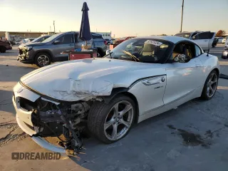 2014 BMW Z4 sDrive28i with VIN WBALL5C52EJ105050, listed as a Copart auction lot 82925334 with 0 mi miles and Salvage Title. Bid and sale history available at carsss.com. Image 1.