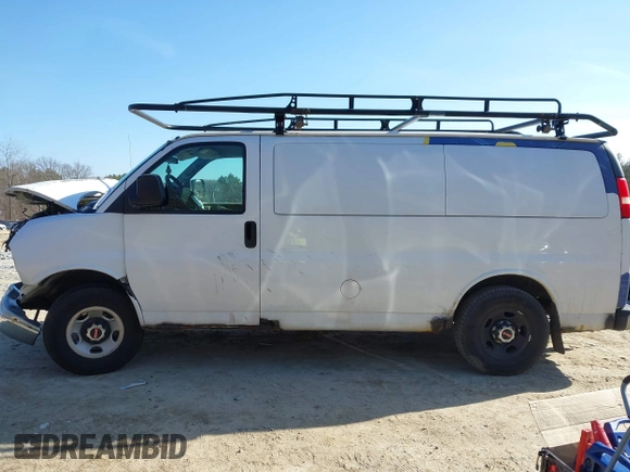 2007 GMC Savana Cargo with VIN 1GTGG25V771121736, listed as a IAAI auction lot 41805051 with 256,805 mi miles. Bid and sale history available at carsss.com. Image 14.