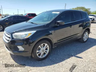 2017 Ford Escape SE z VIN 1FMCU0G94HUC00465, wystawiony jako Copart lot #53739875 z przebiegiem Nie podano mil oraz Szkoda całkowita • Salvage title. Historia ofert i sprzedaży dostępna na DreamBid. Obrazek 1.
