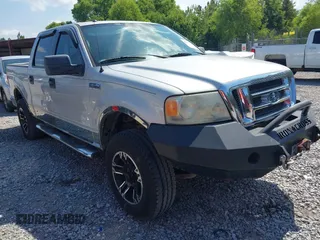 2007 Ford F-150 XLT z VIN 1FTPW14V67KC94849, wystawiony jako IAAI lot #42676789 z przebiegiem 313 884 mil mil oraz . Historia ofert i sprzedaży dostępna na DreamBid. Obrazek 1.