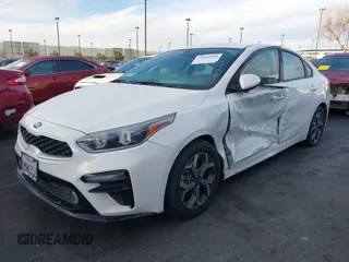 2020 Kia Forte LXS z VIN 3KPF24AD1LE170599, wystawiony jako IAAI lot #41692301 z przebiegiem 60 980 mil mil oraz . Historia ofert i sprzedaży dostępna na DreamBid. Obrazek 2.