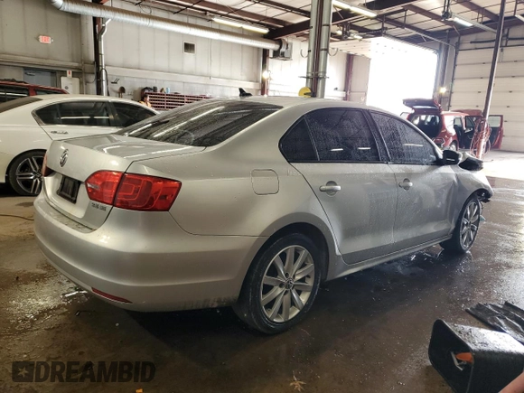 2012 Volkswagen Jetta SE with VIN 3VWDP7AJXCM353745, listed as a Copart auction lot 88239045 with 83,650 mi miles and Salvage title. Bid and sale history available at DreamBid. Image 3.