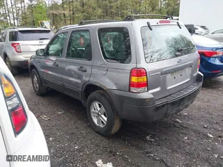 2007 Ford Escape XLS with VIN 1FMYU92Z37KB16651, listed as a IAAI auction lot 41986040 with 119,286 mi miles. Bid and sale history available at carsss.com. Image 3.