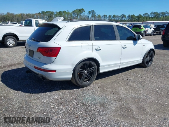 2014 Audi Q7 3.0T S line Prestige with VIN WA1DGAFE4ED008263, listed as a IAAI auction lot 41736972 with 135,080 mi miles. Bid and sale history available at carsss.com. Image 4.