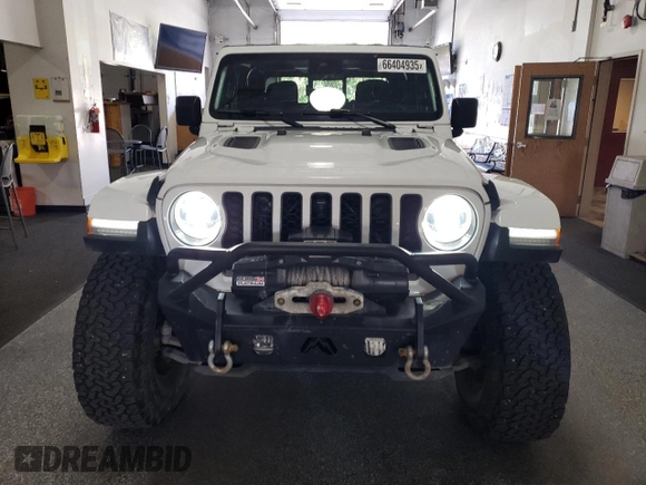 2020 Jeep Gladiator Rubicon with VIN 1C6JJTBG8LL121687, listed as a Copart auction lot 66404935 with 52,884 mi miles and Clean title. Bid and sale history available at DreamBid. Image 5.