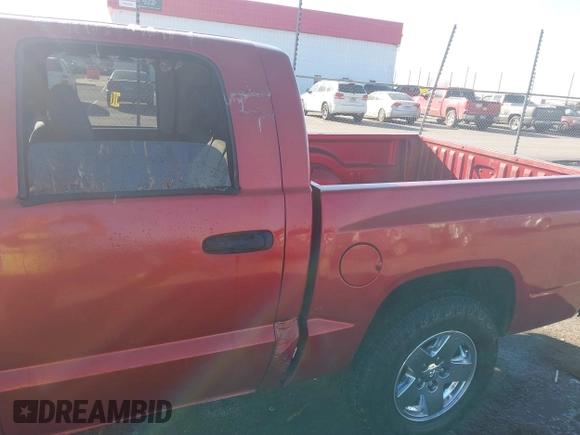 2006 Dodge Dakota SLT with VIN 1D7HE48K36S623701, listed as a IAAI auction lot 41695564 with 130,147 mi miles and . Bid and sale history available at carsss.com. Image 13.
