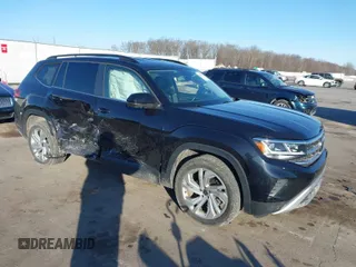 2021 Volkswagen Atlas 3.6L V6 SE w/Technology with VIN 1V2HR2CA4MC524490, listed as a IAAI auction lot 41429187 with 52,022 mi miles. Bid and sale history available at carsss.com. Image 1.