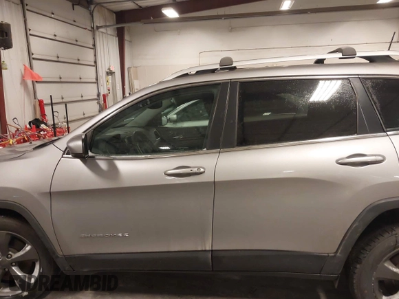 2019 Jeep Cherokee Limited with VIN 1C4PJMDN1KD179217, listed as a IAAI auction lot 41544631 with 90,045 mi miles. Bid and sale history available at carsss.com. Image 15.