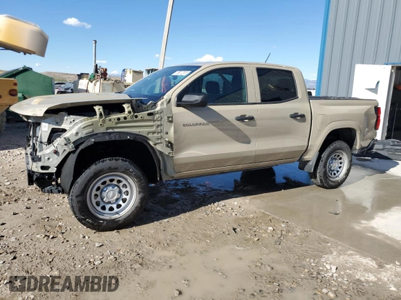 2023 Chevrolet Colorado 2WD Work Truck z VIN 1GCGSBEC8P1260447, wystawiony jako Copart lot #56100455 z przebiegiem 13 688 mil mil oraz Czysty tytuł • Clean title. Historia ofert i sprzedaży dostępna na DreamBid. Obrazek 1.