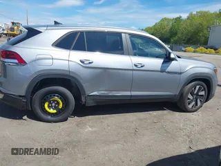 2024 Volkswagen Atlas SE z VIN 1V2KE2CA9RC211783, wystawiony jako IAAI lot #42192690 z przebiegiem 25 361 mil mil oraz . Historia ofert i sprzedaży dostępna na DreamBid. Obrazek 13.