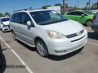 2004 Toyota Sienna XLE with VIN 5TDZA22C34S018177, listed as a IAAI auction lot 42081457 with 235,490 mi miles. Bid and sale history available at carsss.com. Image 1.