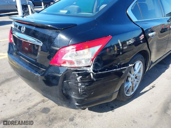 2009 Nissan Maxima 3.5 SV w/Sport Pkg with VIN 1N4AA51E99C838473, listed as a IAAI auction lot 40706438 with 205,087 mi miles. Bid and sale history available at carsss.com. Image 6.