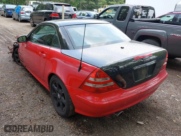 2002 Mercedes-Benz SLK 230 Kompressor with VIN WDBKK49F42F239518, listed as a IAAI auction lot 42697382 with 197,439 mi miles and . Bid and sale history available at DreamBid. Image 3.
