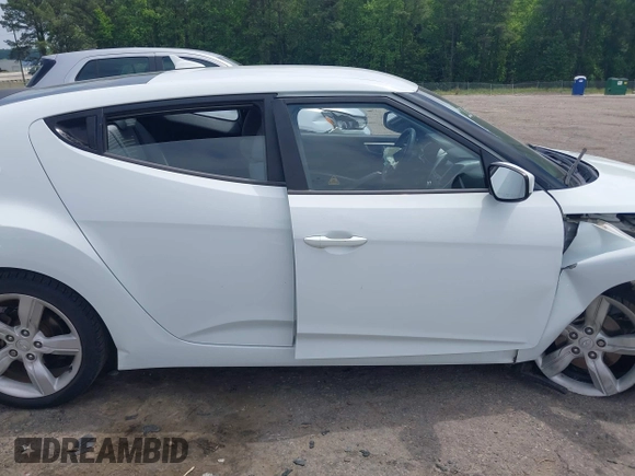 2012 Hyundai Veloster w/Gray Int с VIN KMHTC6AD6CU026944, выставлен на аукционе IAAI как лот 42216988 с пробегом 61 147 миль миль и . История ставок и продаж доступна на DreamBid. Изображение 13.