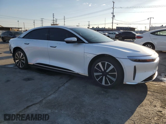 2024 Lucid Air Pure z VIN 50EA1PGA5RA001365, wystawiony jako Copart lot #42654165 z przebiegiem 8878 mil mil oraz Szkody całkowita. Historia ofert i sprzedaży dostępna na DreamBid. Obrazek 4.