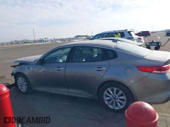 2018 Kia Optima LX with VIN 5XXGT4L33JG264459, listed as a IAAI auction lot 41793396 with 62,450 mi miles. Bid and sale history available at carsss.com. Image 14.