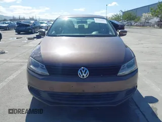 2011 Volkswagen Jetta Sedan SE w/Convenience & Sunroof PZEV with VIN 3VWDZ7AJ8BM388647, listed as a IAAI auction lot 41924260 with 156,583 mi miles. Bid and sale history available at carsss.com. Image 12.