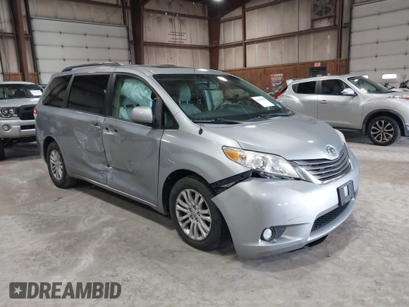 2013 Toyota Sienna XLE AAS with VIN 5TDYK3DC5DS363822, listed as a IAAI auction lot 42019598 with 74,508 mi miles. Bid and sale history available at carsss.com. Image 1.