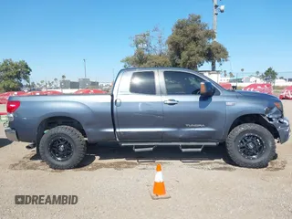 2007 Toyota Tundra Limited z VIN 5TFRV58177X020329, wystawiony jako IAAI lot #42270384 z przebiegiem 265 224 mil mil oraz . Historia ofert i sprzedaży dostępna na DreamBid. Obrazek 13.