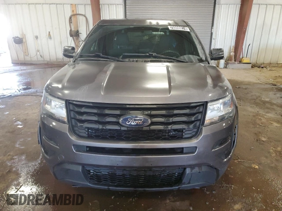 2018 Ford Police Interceptor Utility z VIN 1FM5K8ATXJGC77170, wystawiony jako Copart lot #76998874 z przebiegiem 133 130 mil mil oraz Czysty tytuł • Clean title. Historia ofert i sprzedaży dostępna na DreamBid. Obrazek 5.