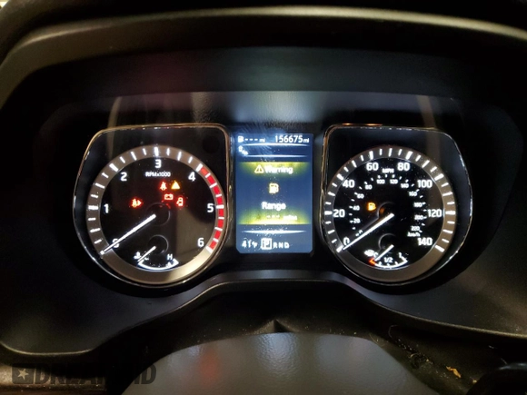 2016 Nissan Titan Platinum Reserve z VIN 1N6BA1F27GN517455, wystawiony jako Copart lot #51257125 z przebiegiem 156 675 mil mil oraz Czysty tytuł • Clean title. Historia ofert i sprzedaży dostępna na DreamBid. Obrazek 9.