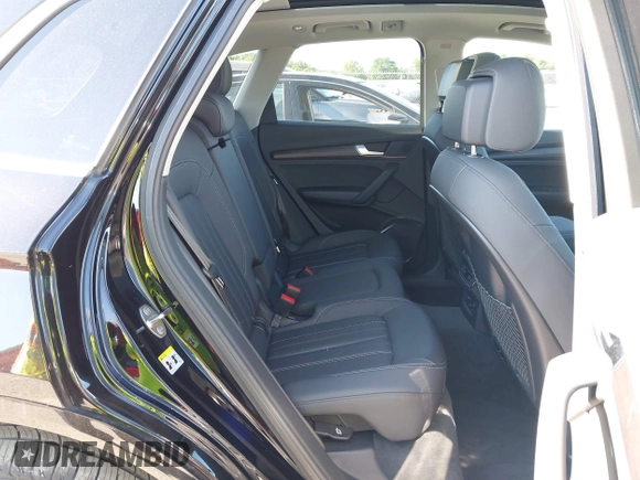 2021 Audi Q5 Premium z VIN WA1AAAFY9M2076387, wystawiony jako IAAI lot #42303925 z przebiegiem 46 954 mil mil oraz . Historia ofert i sprzedaży dostępna na DreamBid. Obrazek 8.