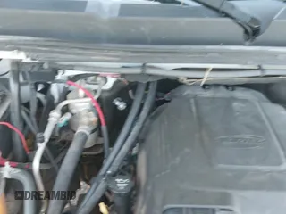 2009 Chevrolet Silverado 3500HD с VIN 1GCHC83K69F118800, выставлен на аукционе IAAI как лот 42858401 с пробегом 275 265 миль миль и . История ставок и продаж доступна на DreamBid. Изображение 21.
