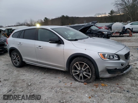 2018 Volvo V60 z VIN YV440MWK4J2056026, wystawiony jako Copart lot #83186344 z przebiegiem 45 495 mil mil oraz Szkoda całkowita • Salvage title. Historia ofert i sprzedaży dostępna na DreamBid. Obrazek 4.
