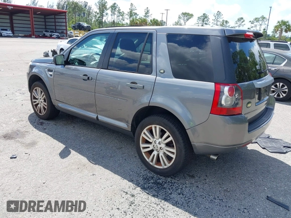 2010 Land Rover LR2 HSE z VIN SALFR2BN4AH173956, wystawiony jako IAAI lot #41795526 z przebiegiem 108 457 mil mil oraz . Historia ofert i sprzedaży dostępna na DreamBid. Obrazek 3.