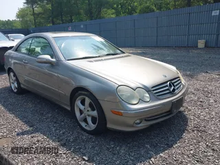 2005 Mercedes-Benz CLK 320 z VIN WDBTJ65J55F152695, wystawiony jako IAAI lot #42442117 z przebiegiem 180 458 mil mil oraz . Historia ofert i sprzedaży dostępna na DreamBid. Obrazek 1.