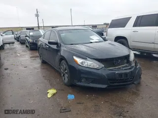 2017 Nissan Altima 2.5 SV with VIN 1N4AL3AP8HC112294, listed as a IAAI auction lot 41462308 with 139,774 mi miles. Bid and sale history available at carsss.com. Image 1.