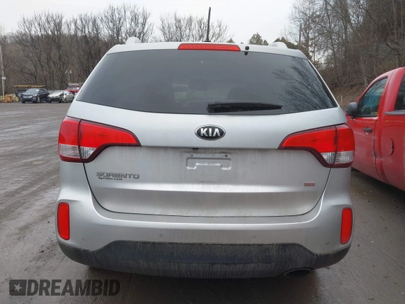 2015 Kia Sorento LX with VIN 5XYKTCA65FG632435, listed as a IAAI auction lot 41663787 with 126,722 mi miles. Bid and sale history available at carsss.com. Image 17.