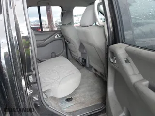 2018 Nissan Frontier SV V6 with VIN 1N6AD0ERXJN750510, listed as a IAAI auction lot 41749841 with 98,324 mi miles. Bid and sale history available at carsss.com. Image 8.