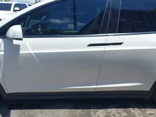 2017 Tesla Model X 90D z VIN 5YJXCBE25HF078198, wystawiony jako IAAI lot #42470050 z przebiegiem 66 850 mil mil oraz . Historia ofert i sprzedaży dostępna na DreamBid. Obrazek 14.