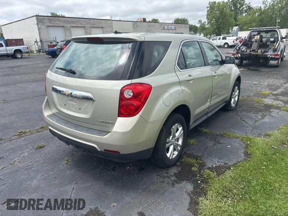 2014 Chevrolet Equinox LS z VIN 2GNALAEK1E6360024, wystawiony jako IAAI lot #42330732 z przebiegiem 121 614 mil mil oraz . Historia ofert i sprzedaży dostępna na DreamBid. Obrazek 4.